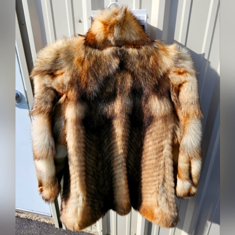 GLAMOROUS GENUINE CANADIAN RED FOX FUR VOLUPTUOUS COAT SIZE MED-LARGE - Picture 2 of 8